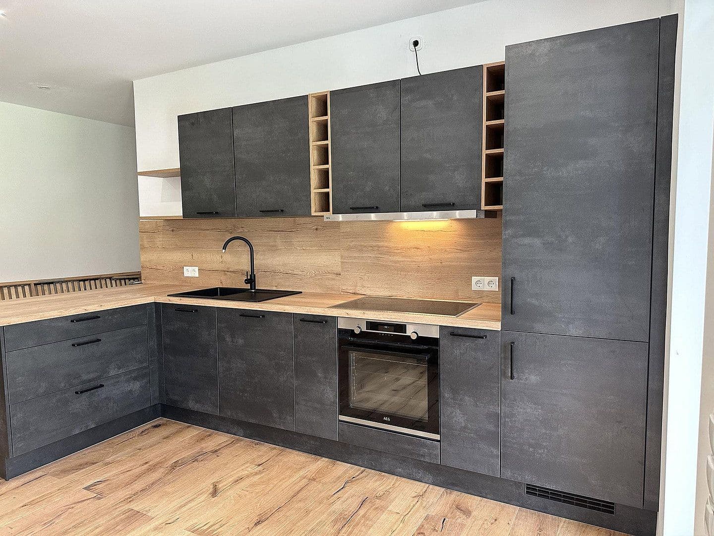 Pronájem bytu 5+1 141 m², Badstr. 131, Egloffstein, Bavorsko Pronájem bytu 5+1 141 m², Badstr. 131, Egloffstein, Bavorsko