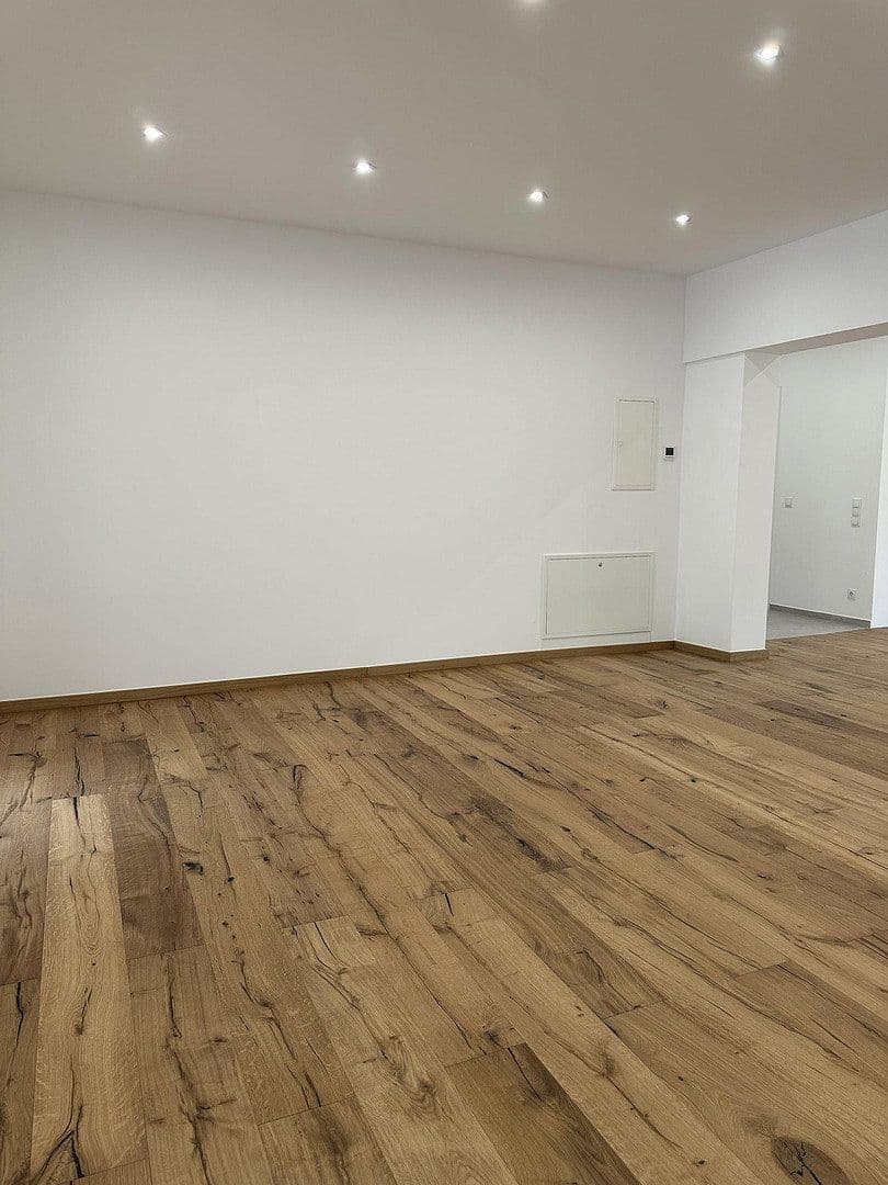 Pronájem bytu 5+1 141 m², Badstr. 131, Egloffstein, Bavorsko Pronájem bytu 5+1 141 m², Badstr. 131, Egloffstein, Bavorsko