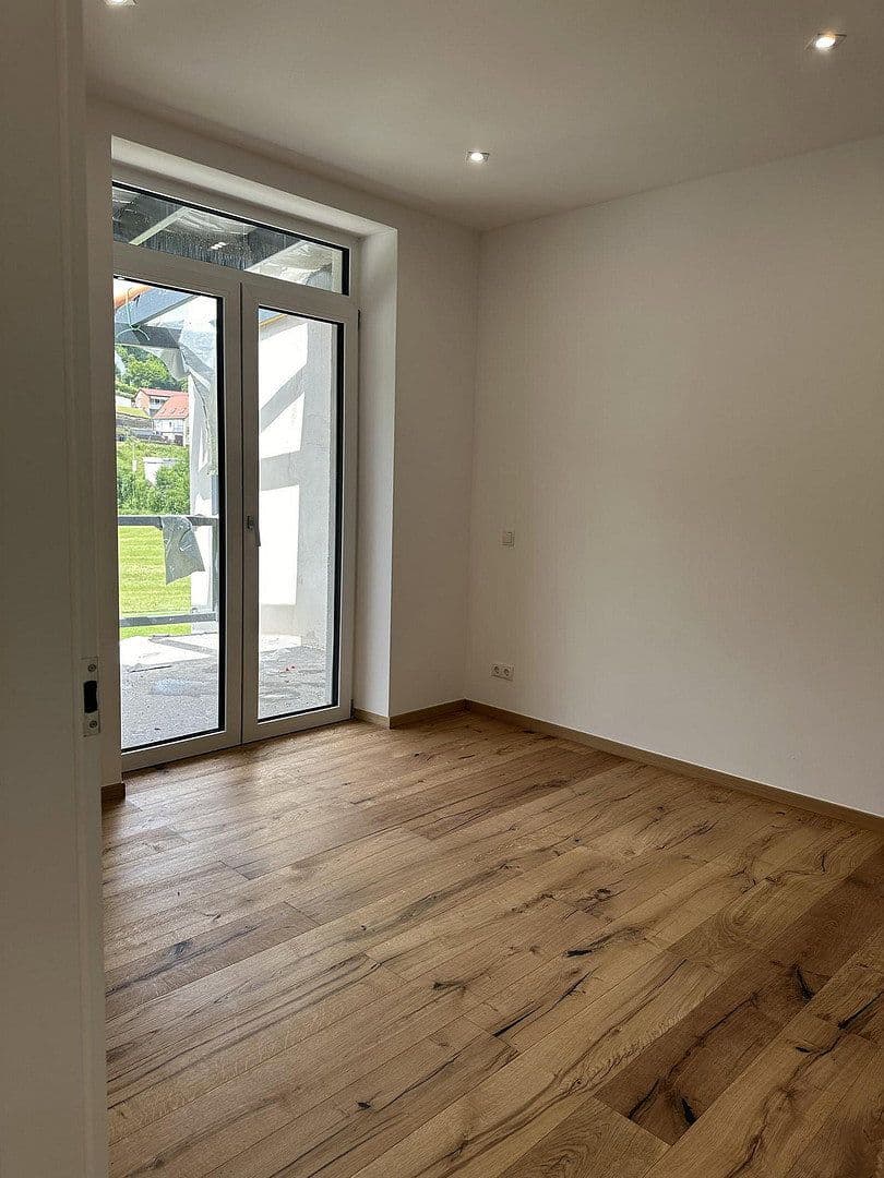 Pronájem bytu 5+1 141 m², Badstr. 131, Egloffstein, Bavorsko Pronájem bytu 5+1 141 m², Badstr. 131, Egloffstein, Bavorsko