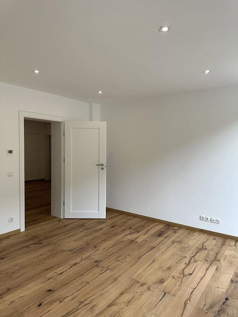 Pronájem bytu 5+1 141 m², Badstr. 131, Egloffstein, Bavorsko Pronájem bytu 5+1 141 m², Badstr. 131, Egloffstein, Bavorsko