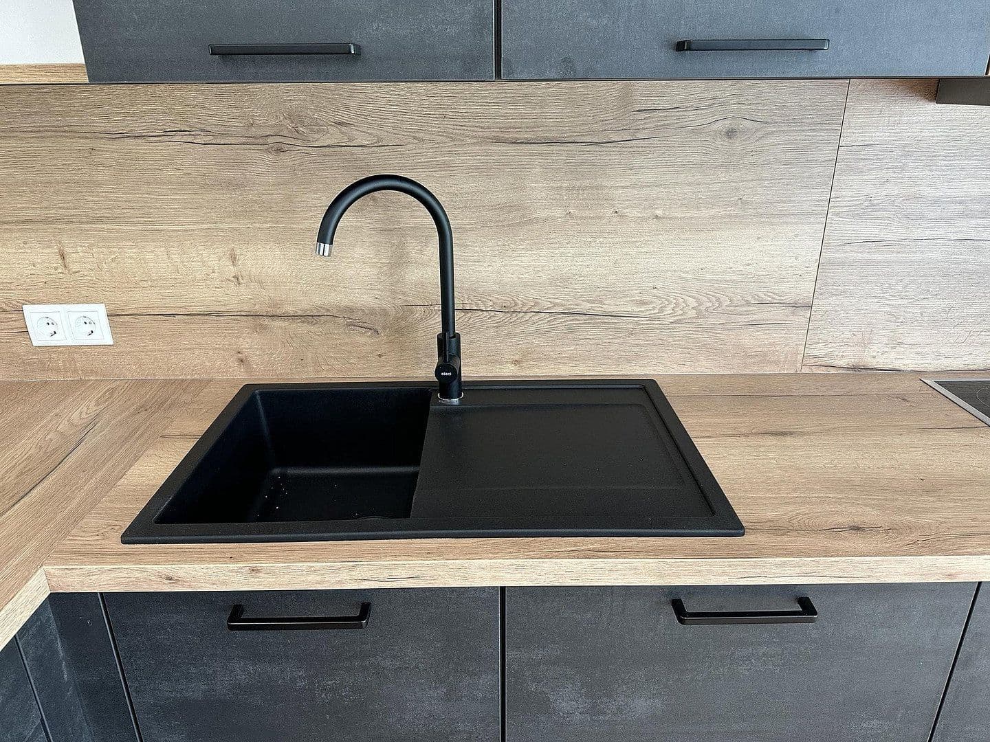 Pronájem bytu 5+1 141 m², Badstr. 131, Egloffstein, Bavorsko Pronájem bytu 5+1 141 m², Badstr. 131, Egloffstein, Bavorsko
