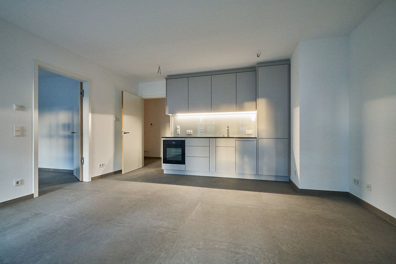 Pronájem bytu 2+1 65 m², Am Jungfernsee 32, Potsdam, Braniborsko Pronájem bytu 2+1 65 m², Am Jungfernsee 32, Potsdam, Braniborsko