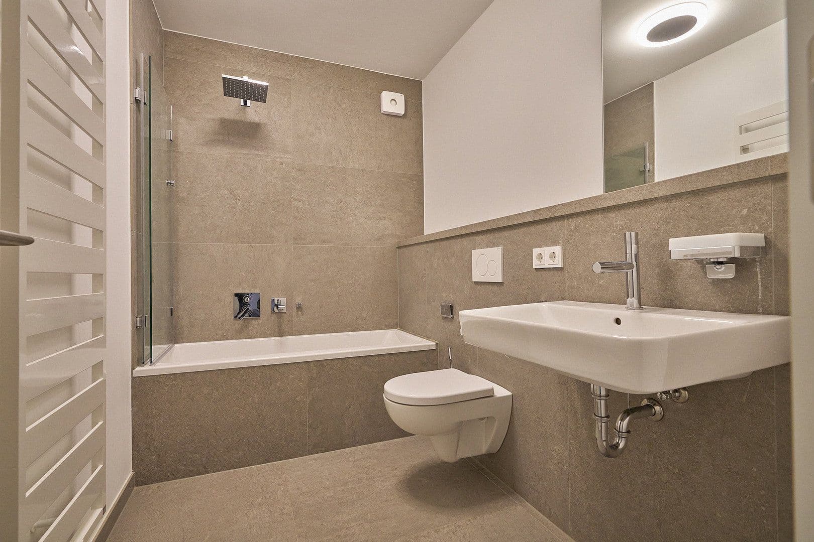 Pronájem bytu 2+1 65 m², Am Jungfernsee 32, Potsdam, Braniborsko Pronájem bytu 2+1 65 m², Am Jungfernsee 32, Potsdam, Braniborsko