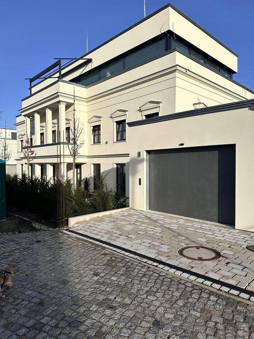 Pronájem bytu 2+1 65 m², Am Jungfernsee 32, Potsdam, Braniborsko Pronájem bytu 2+1 65 m², Am Jungfernsee 32, Potsdam, Braniborsko