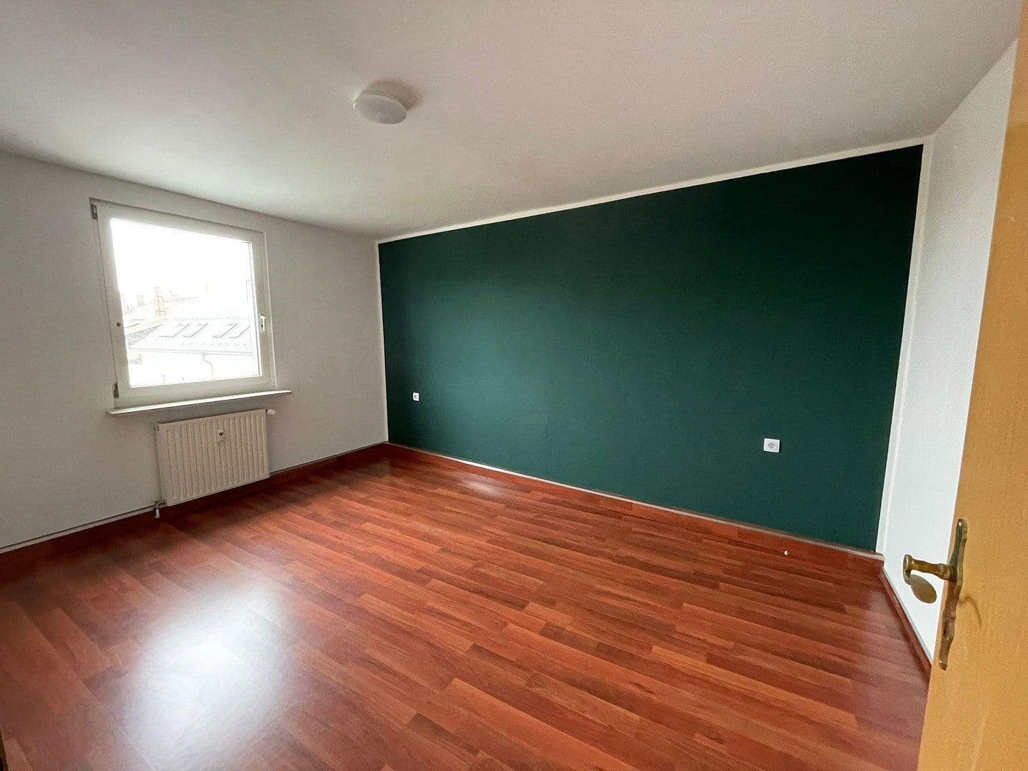 Pronájem bytu 3+1 70 m², Langestr.27, Freiberg, Sasko Pronájem bytu 3+1 70 m², Langestr.27, Freiberg, Sasko