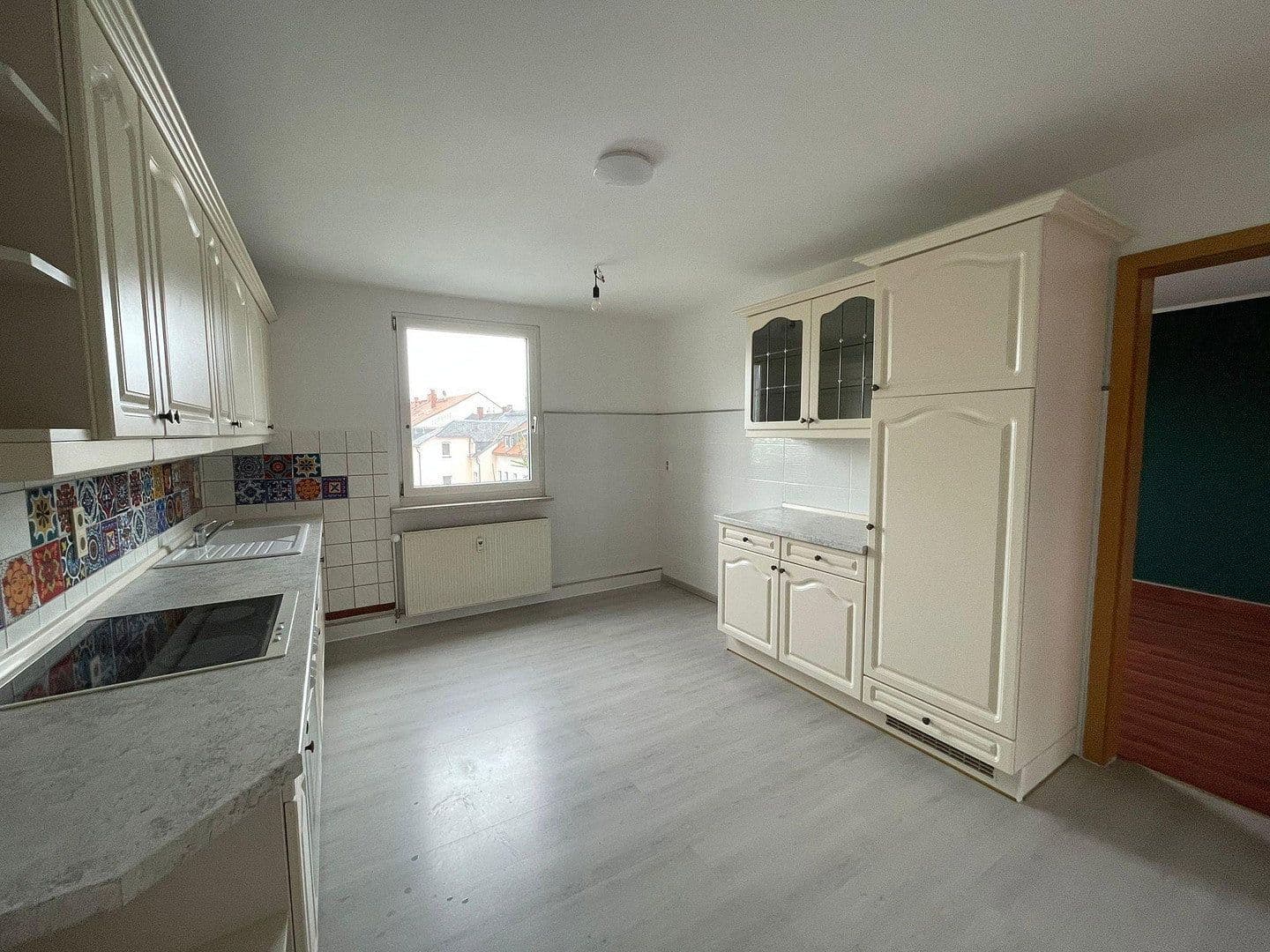 Pronájem bytu 3+1 70 m², Langestr.27, Freiberg, Sasko Pronájem bytu 3+1 70 m², Langestr.27, Freiberg, Sasko