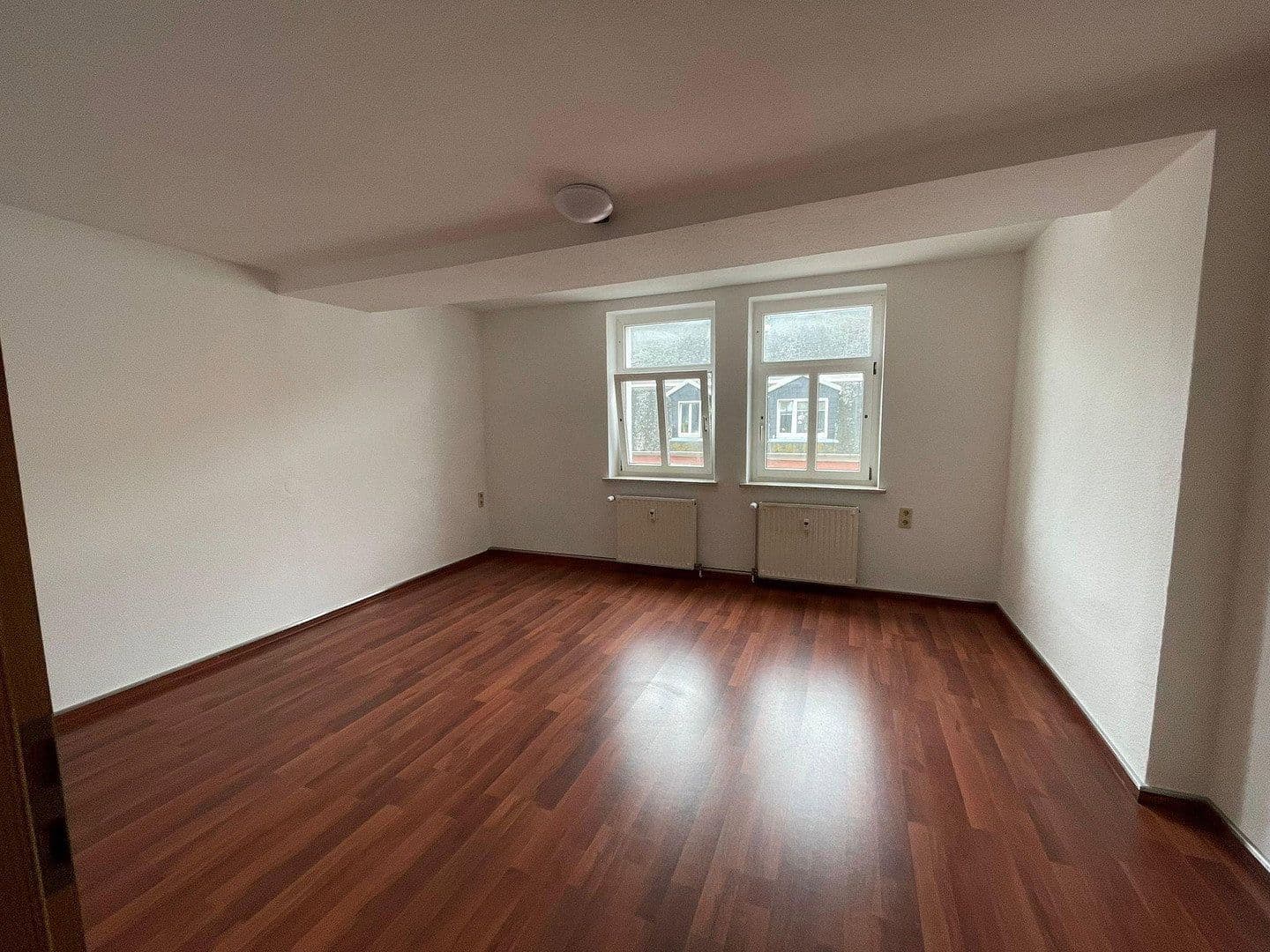 Pronájem bytu 3+1 70 m², Langestr.27, Freiberg, Sasko Pronájem bytu 3+1 70 m², Langestr.27, Freiberg, Sasko