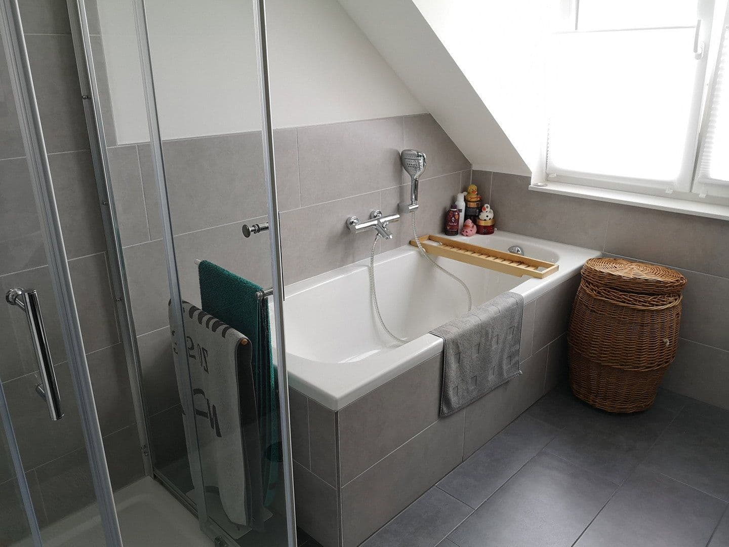 Pronájem bytu 4+1 92 m², Höchstadt an der Aisch, Bavorsko Pronájem bytu 4+1 92 m², Höchstadt an der Aisch, Bavorsko