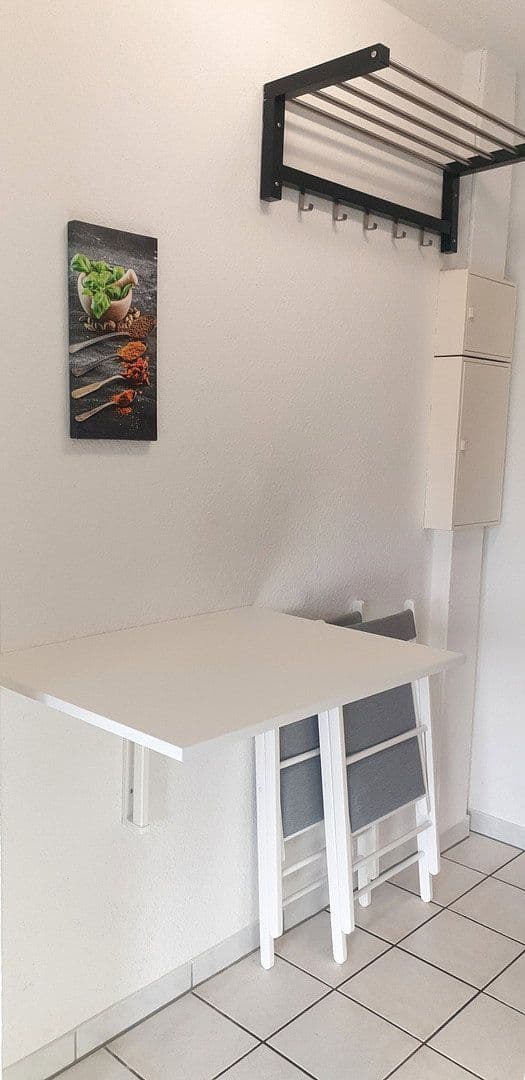 Pronájem bytu 1+1 28 m², Esslingen am Neckar, Bádensko-Württembersko Pronájem bytu 1+1 28 m², Esslingen am Neckar, Bádensko-Württembersko