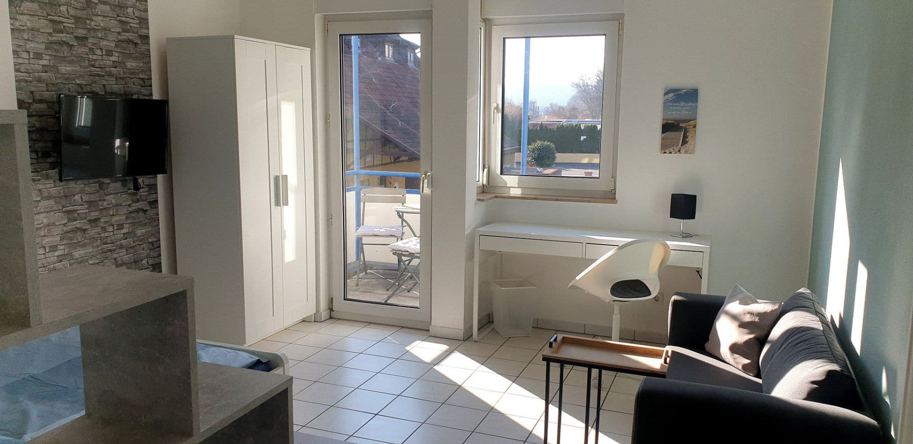 Pronájem bytu 1+1 28 m², Esslingen am Neckar, Bádensko-Württembersko Pronájem bytu 1+1 28 m², Esslingen am Neckar, Bádensko-Württembersko