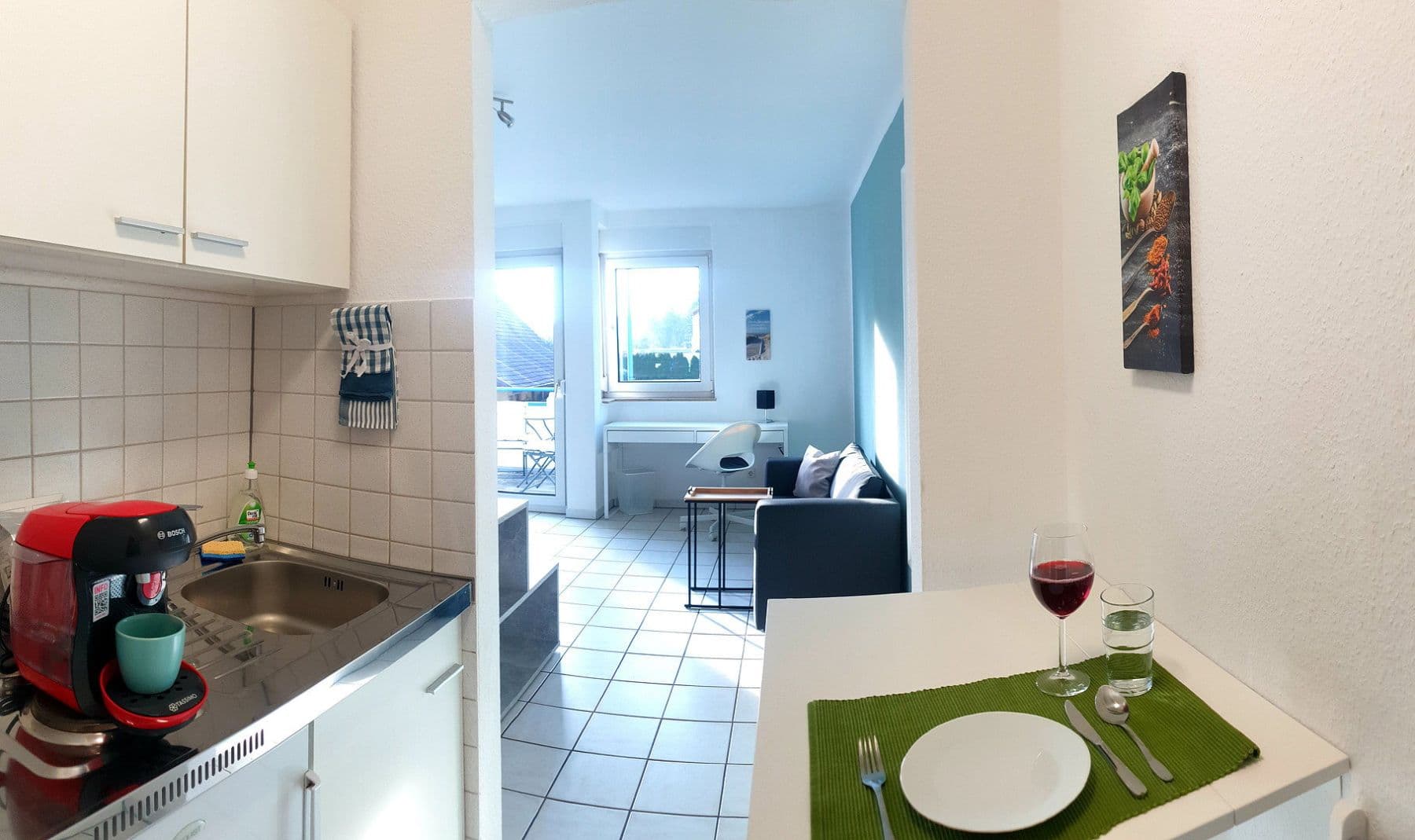 Pronájem bytu 1+1 28 m², Esslingen am Neckar, Bádensko-Württembersko Pronájem bytu 1+1 28 m², Esslingen am Neckar, Bádensko-Württembersko