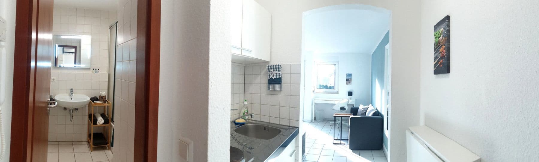 Pronájem bytu 1+1 28 m², Esslingen am Neckar, Bádensko-Württembersko Pronájem bytu 1+1 28 m², Esslingen am Neckar, Bádensko-Württembersko