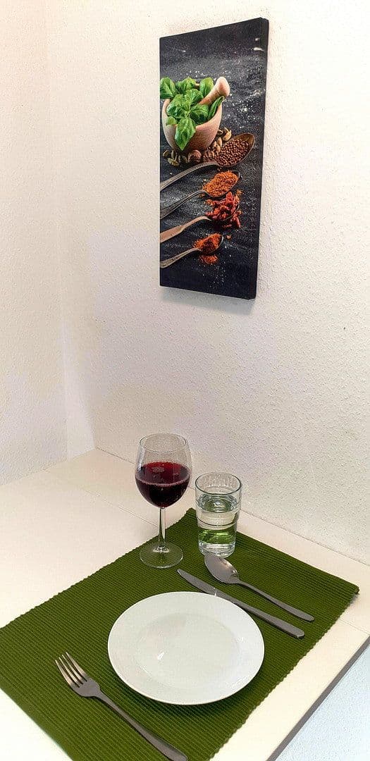 Pronájem bytu 1+1 28 m², Esslingen am Neckar, Bádensko-Württembersko Pronájem bytu 1+1 28 m², Esslingen am Neckar, Bádensko-Württembersko