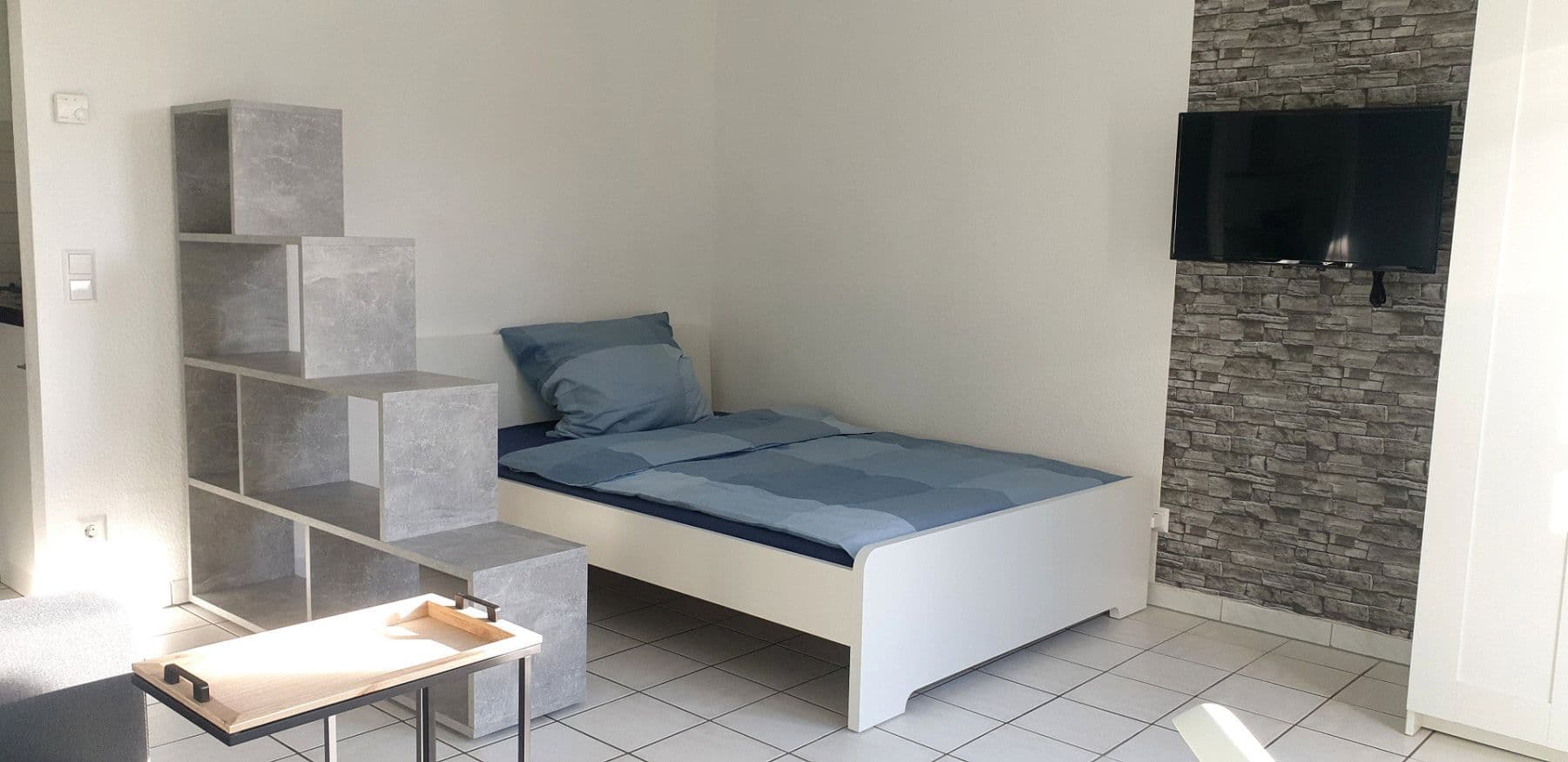 Pronájem bytu 1+1 28 m², Esslingen am Neckar, Bádensko-Württembersko Pronájem bytu 1+1 28 m², Esslingen am Neckar, Bádensko-Württembersko