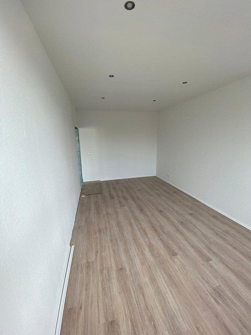 Pronájem bytu 3+1 118 m², Bahnstraße 28, Wuppertal, Severní Porýní-Vestfálsko Pronájem bytu 3+1 118 m², Bahnstraße 28, Wuppertal, Severní Porýní-Vestfálsko
