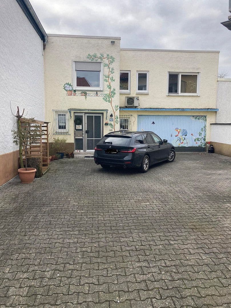 Pronájem domu 186 m², pozemek 650 m², Frankfurt-Harheim, Hessen Pronájem domu 186 m², pozemek 650 m², Frankfurt-Harheim, Hessen
