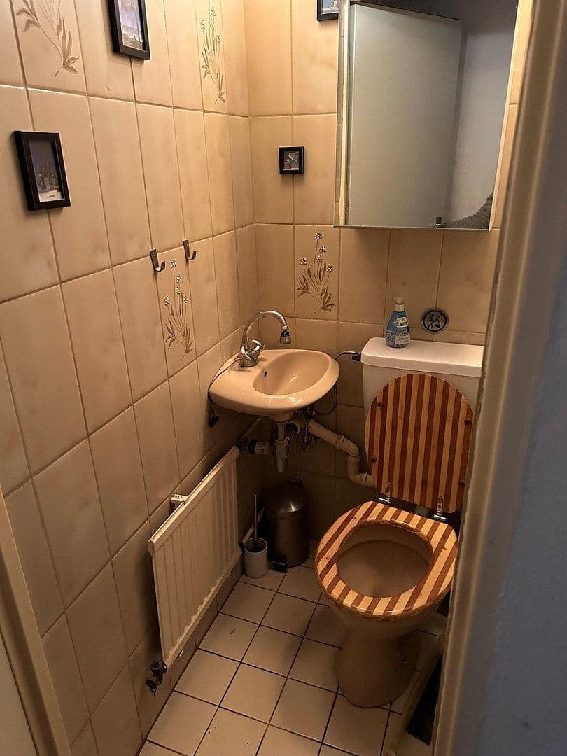 Pronájem domu 186 m², pozemek 650 m², Frankfurt-Harheim, Hessen Pronájem domu 186 m², pozemek 650 m², Frankfurt-Harheim, Hessen