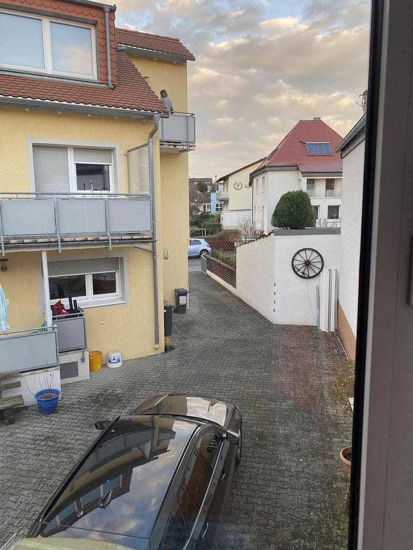 Pronájem domu 186 m², pozemek 650 m², Frankfurt-Harheim, Hessen Pronájem domu 186 m², pozemek 650 m², Frankfurt-Harheim, Hessen