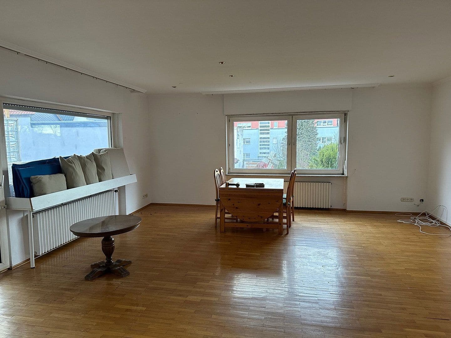 Pronájem domu 186 m², pozemek 650 m², Frankfurt-Harheim, Hessen Pronájem domu 186 m², pozemek 650 m², Frankfurt-Harheim, Hessen