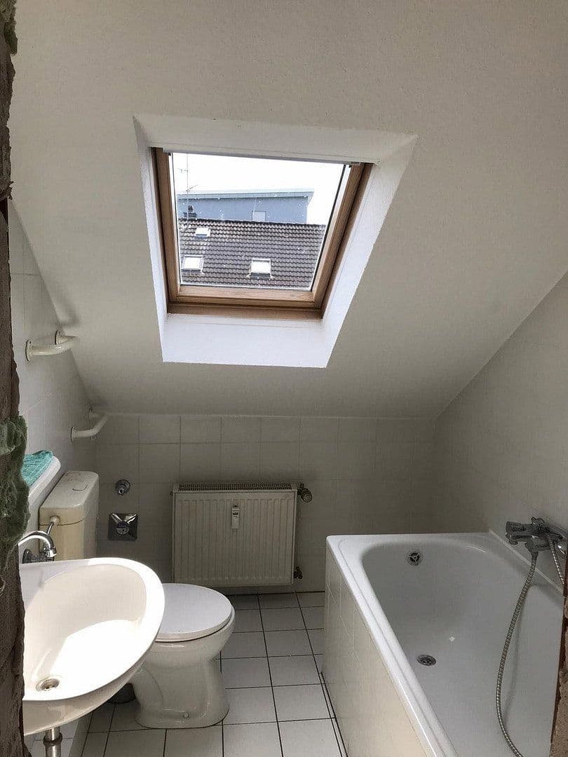 Pronájem bytu 1+1 33 m², Neuenweg 9, Bergisch Gladbach, Severní Porýní-Vestfálsko Pronájem bytu 1+1 33 m², Neuenweg 9, Bergisch Gladbach, Severní Porýní-Vestfálsko