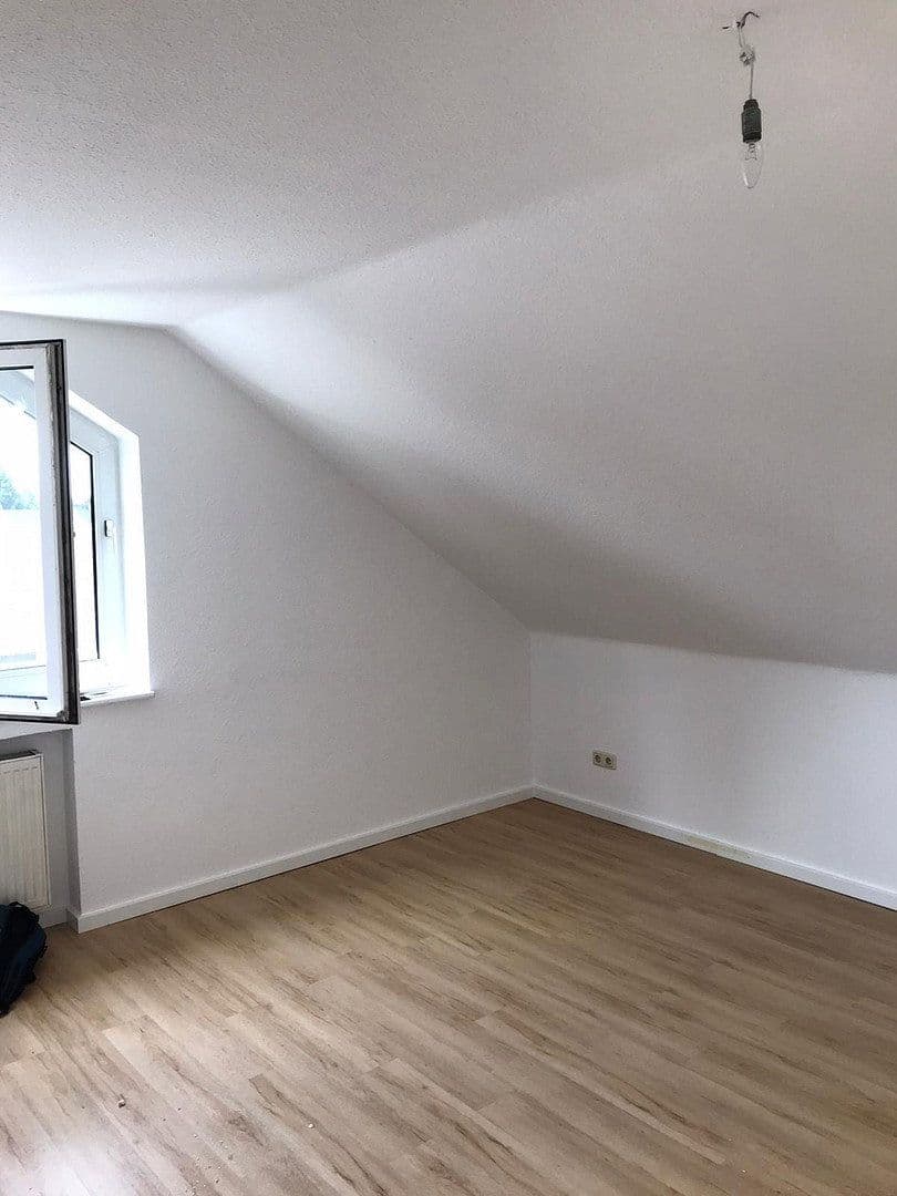 Pronájem bytu 1+1 33 m², Neuenweg 9, Bergisch Gladbach, Severní Porýní-Vestfálsko Pronájem bytu 1+1 33 m², Neuenweg 9, Bergisch Gladbach, Severní Porýní-Vestfálsko