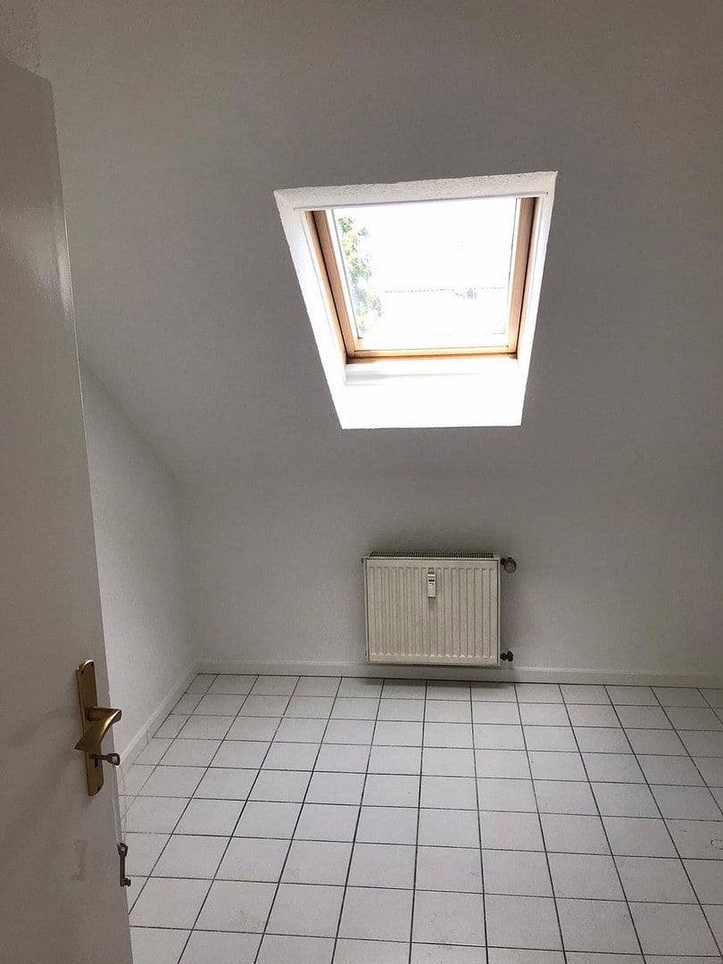 Pronájem bytu 1+1 33 m², Neuenweg 9, Bergisch Gladbach, Severní Porýní-Vestfálsko Pronájem bytu 1+1 33 m², Neuenweg 9, Bergisch Gladbach, Severní Porýní-Vestfálsko