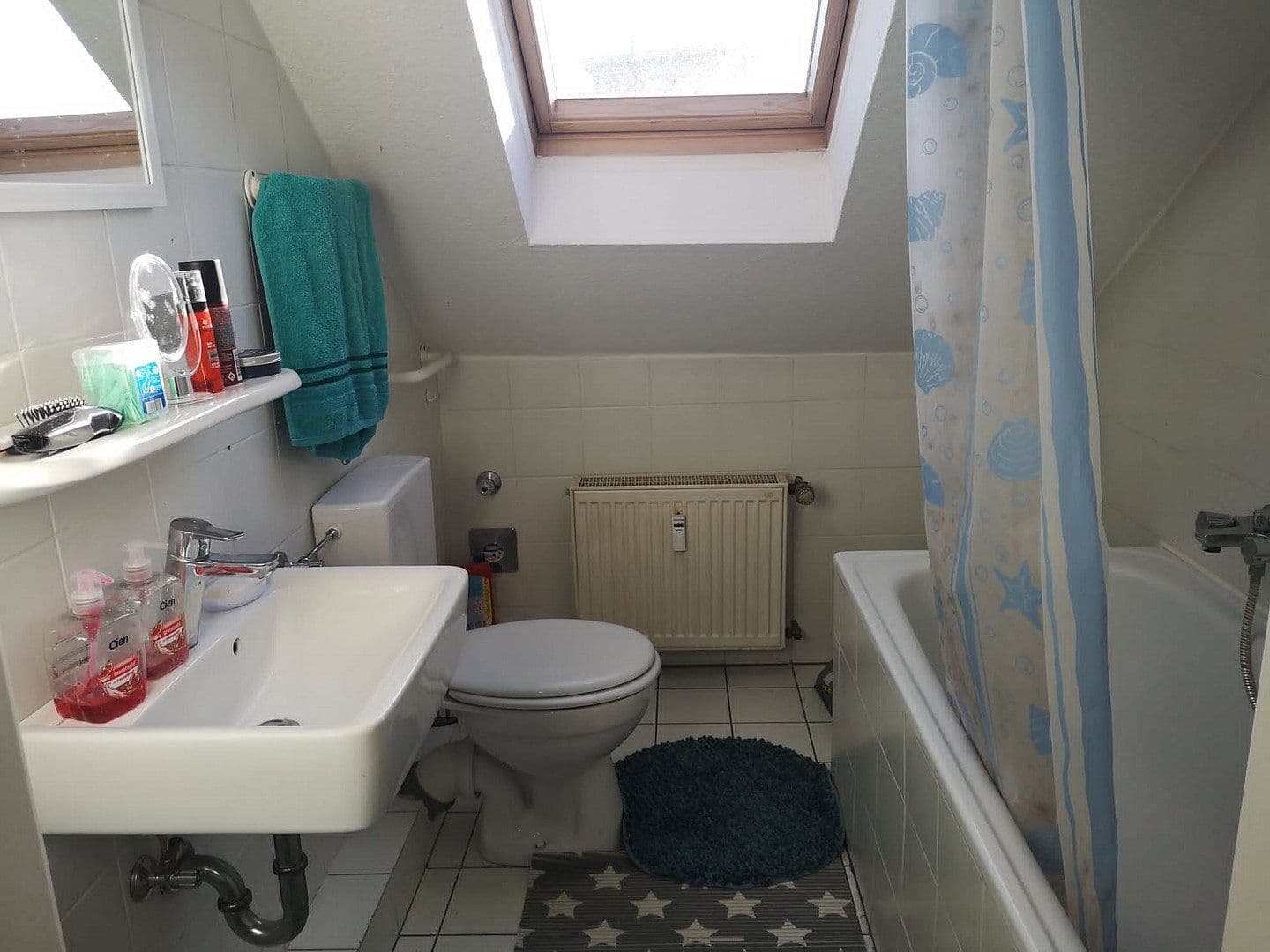 Pronájem bytu 1+1 33 m², Neuenweg 9, Bergisch Gladbach, Severní Porýní-Vestfálsko Pronájem bytu 1+1 33 m², Neuenweg 9, Bergisch Gladbach, Severní Porýní-Vestfálsko