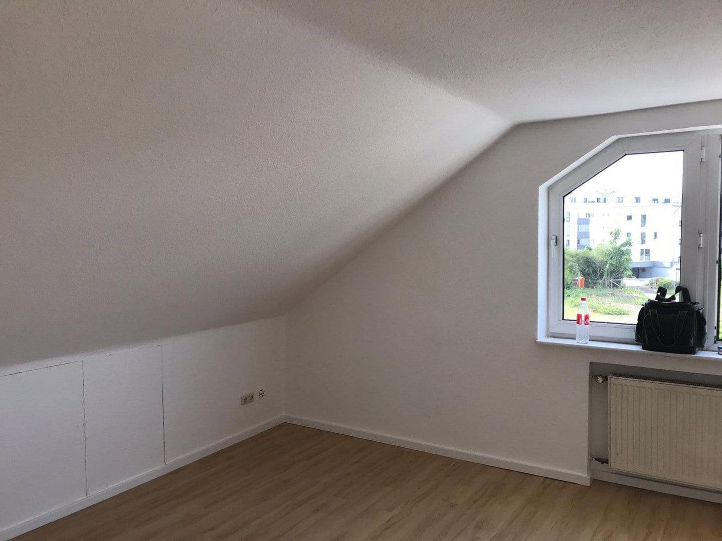 Pronájem bytu 1+1 33 m², Neuenweg 9, Bergisch Gladbach, Severní Porýní-Vestfálsko Pronájem bytu 1+1 33 m², Neuenweg 9, Bergisch Gladbach, Severní Porýní-Vestfálsko