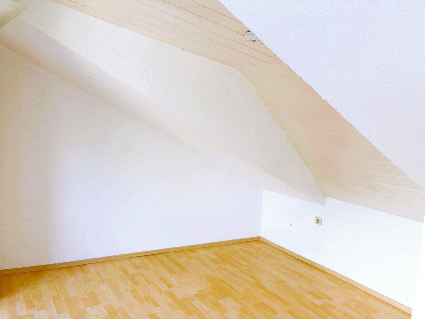 Pronájem bytu 2+1 39 m², Eltville am Rhein, Hessen Pronájem bytu 2+1 39 m², Eltville am Rhein, Hessen