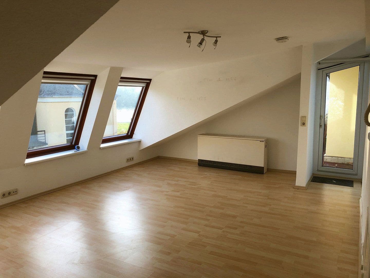 Pronájem bytu 2+1 39 m², Eltville am Rhein, Hessen Pronájem bytu 2+1 39 m², Eltville am Rhein, Hessen