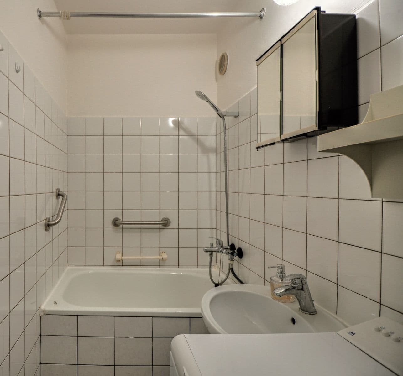 Pronájem bytu 1+1 49 m², Bzenecká, Plzeň, Plzeňský kraj Pronájem bytu 1+1 49 m², Bzenecká, Plzeň, Plzeňský kraj