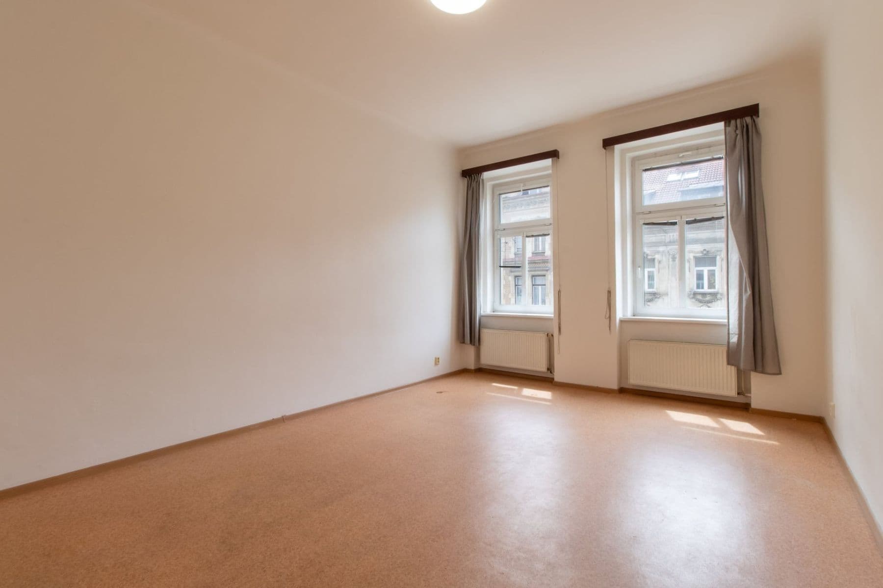 Pronájem bytu 3+1 90 m², Plzeňská, Praha, Praha Pronájem bytu 3+1 90 m², Plzeňská, Praha, Praha