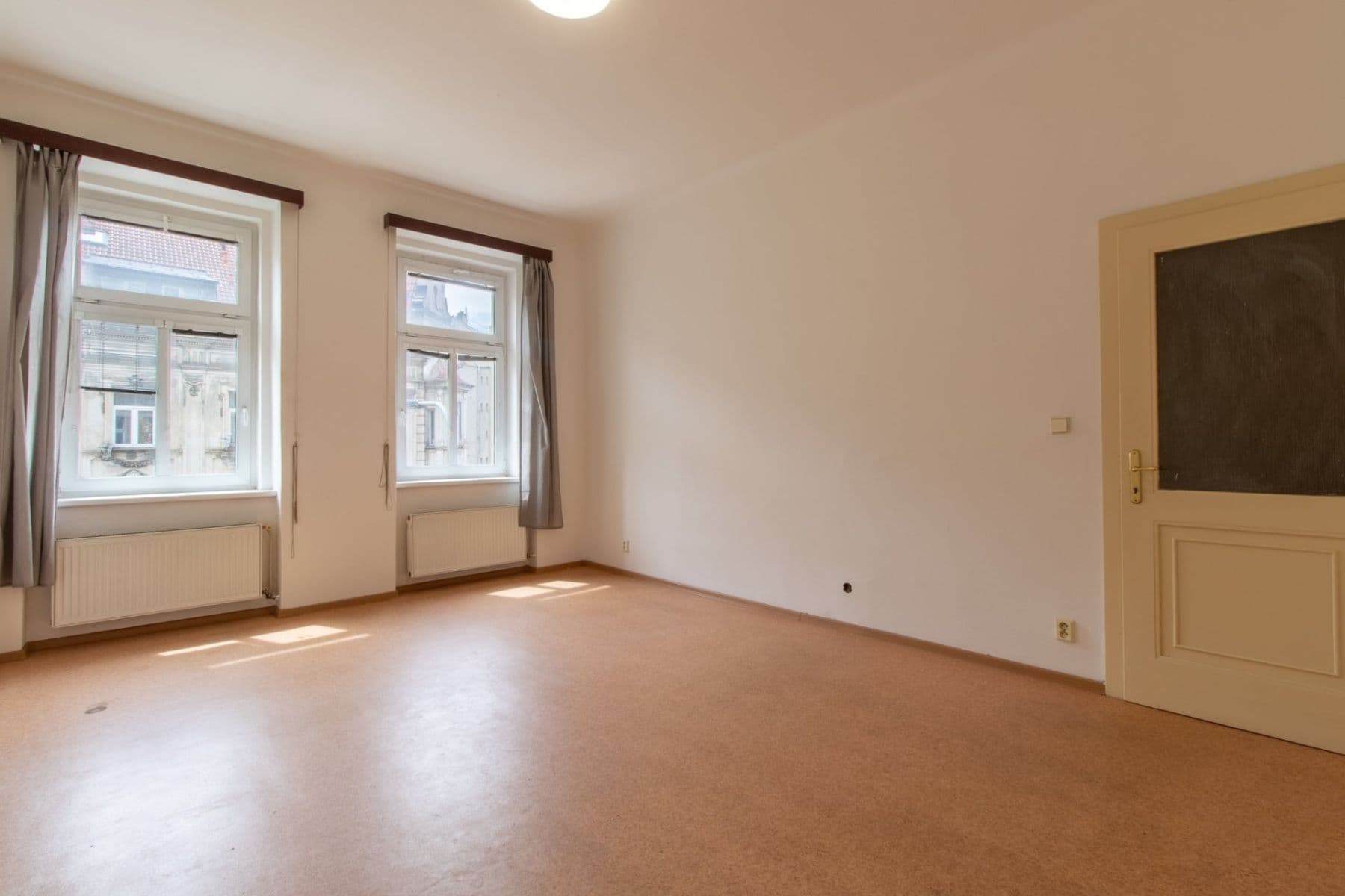 Pronájem bytu 3+1 90 m², Plzeňská, Praha, Praha Pronájem bytu 3+1 90 m², Plzeňská, Praha, Praha