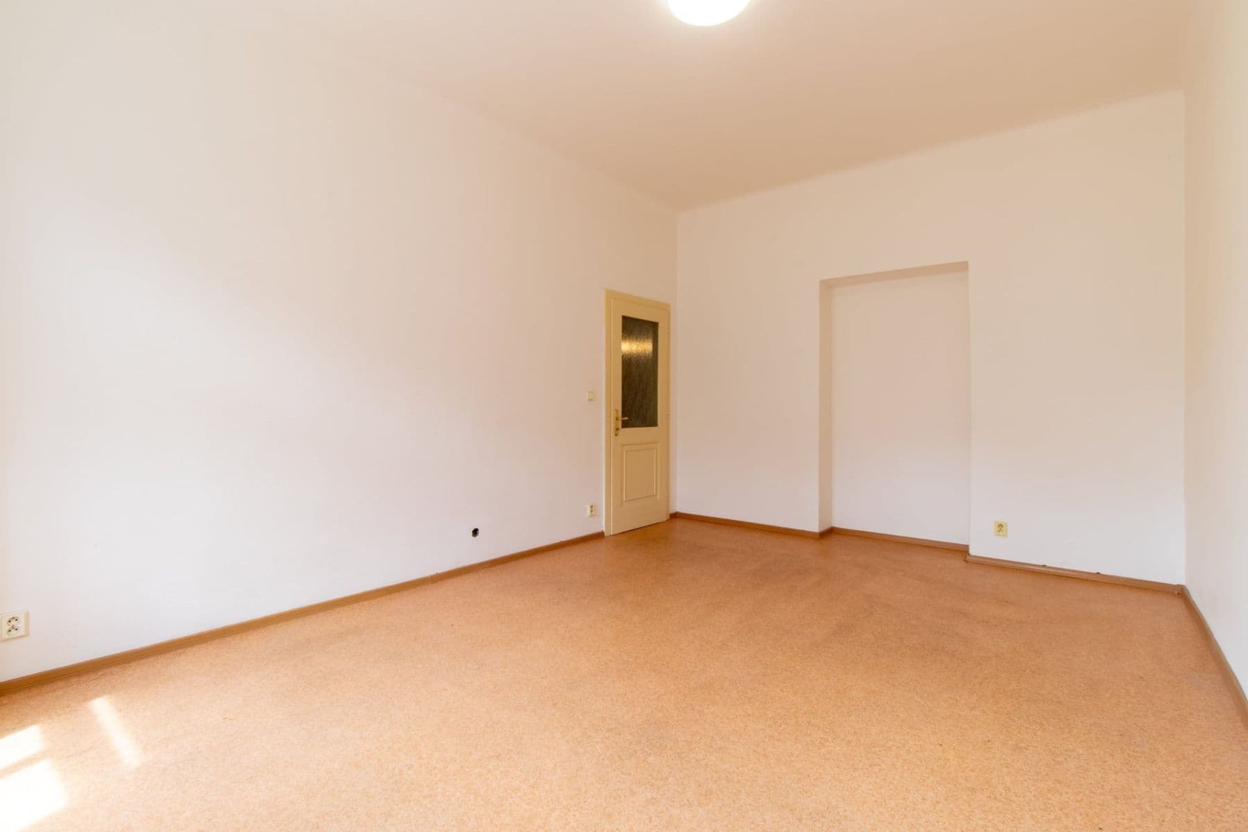 Pronájem bytu 3+1 90 m², Plzeňská, Praha, Praha Pronájem bytu 3+1 90 m², Plzeňská, Praha, Praha