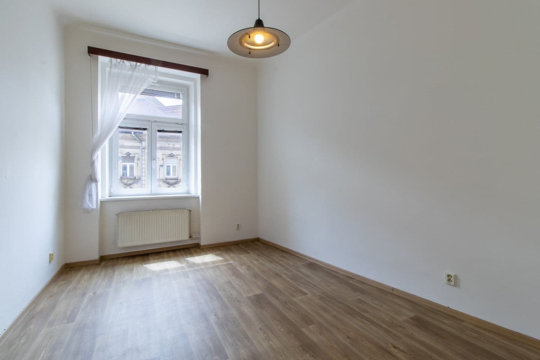 Pronájem bytu 3+1 90 m², Plzeňská, Praha, Praha Pronájem bytu 3+1 90 m², Plzeňská, Praha, Praha