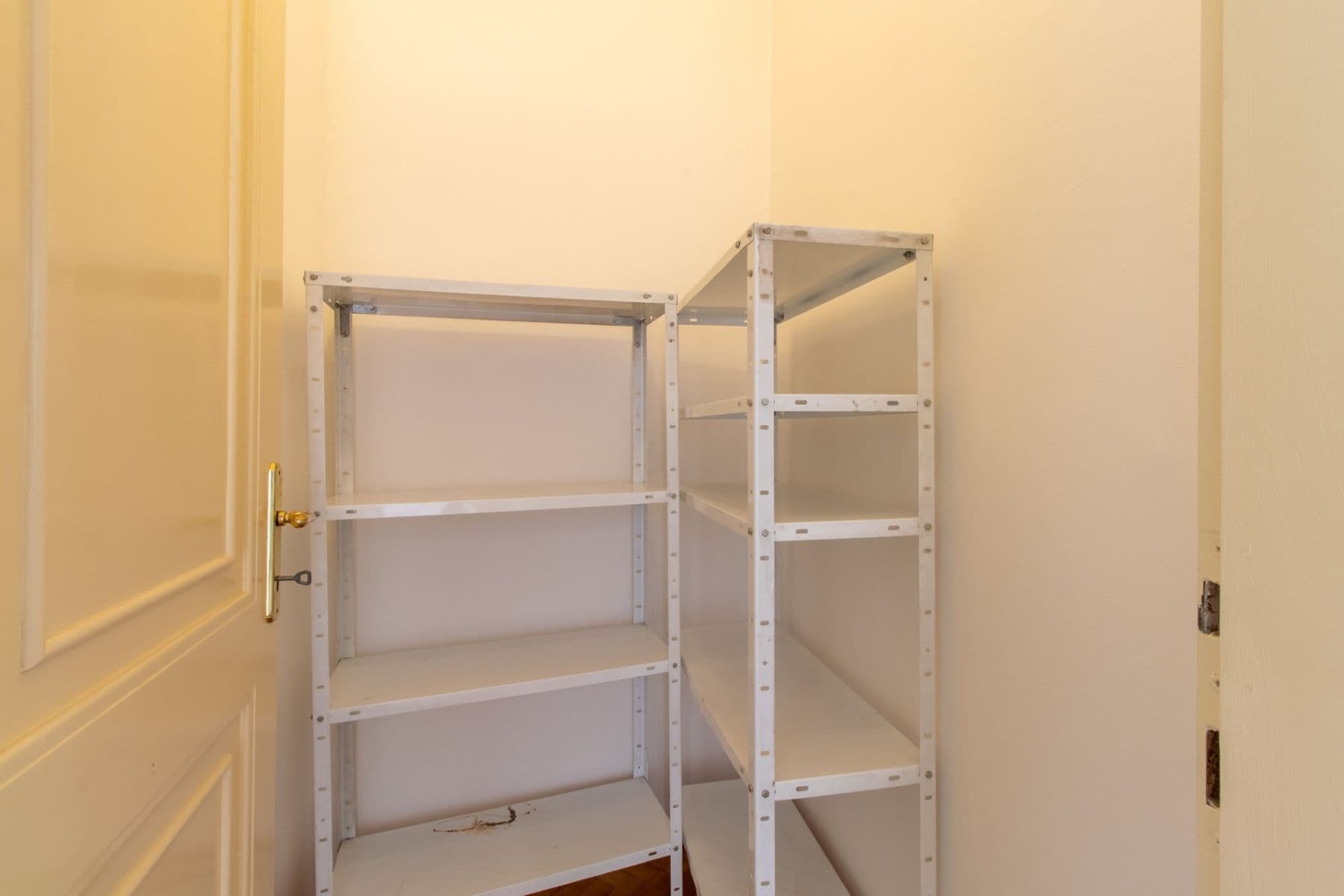 Pronájem bytu 3+1 90 m², Plzeňská, Praha, Praha Pronájem bytu 3+1 90 m², Plzeňská, Praha, Praha