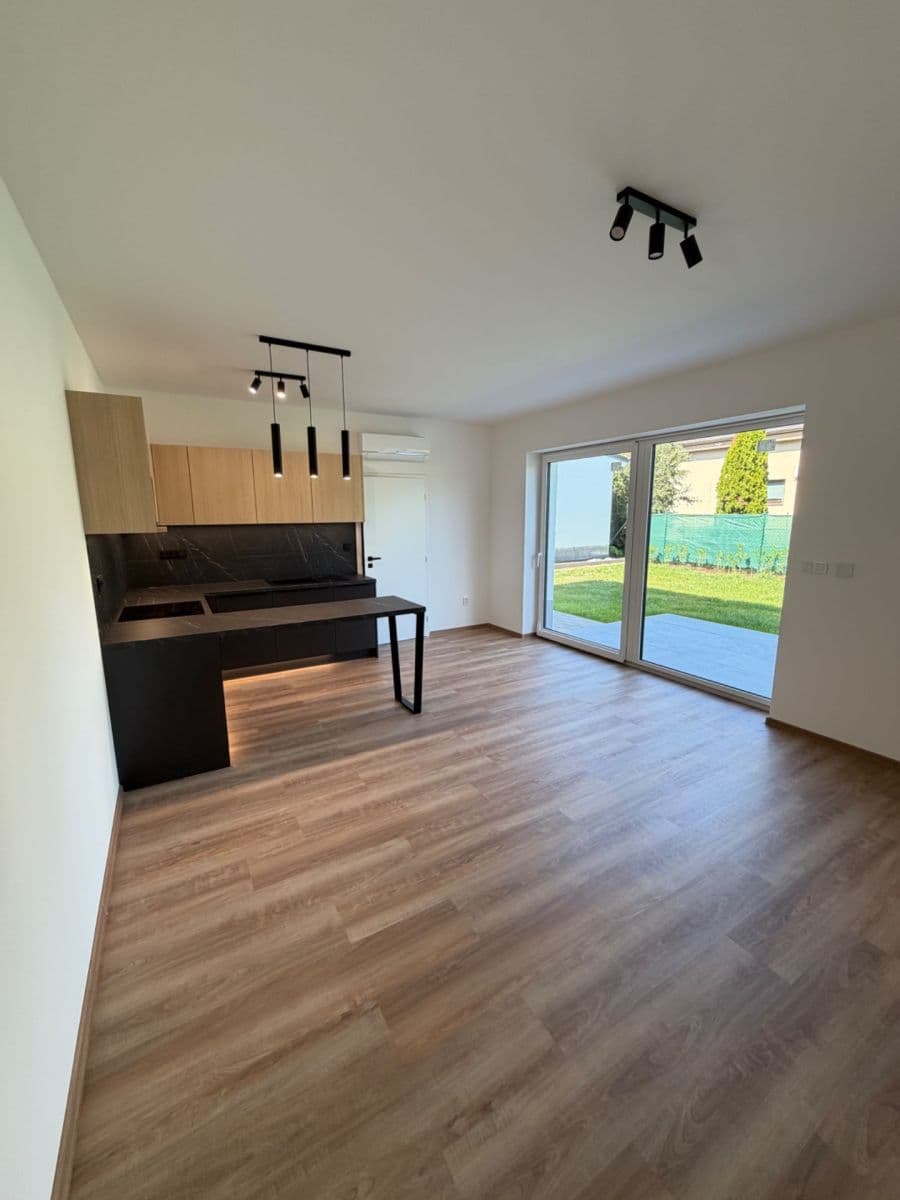 Pronájem bytu 2+kk 45 m², Olšavní, Kunovice, Zlínský kraj Pronájem bytu 2+kk 45 m², Olšavní, Kunovice, Zlínský kraj