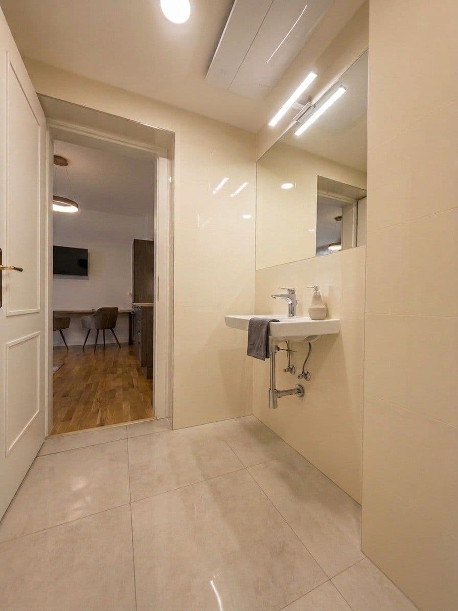 Prodej bytu 2+kk 47 m², Vítkova, Praha, Praha Prodej bytu 2+kk 47 m², Vítkova, Praha, Praha