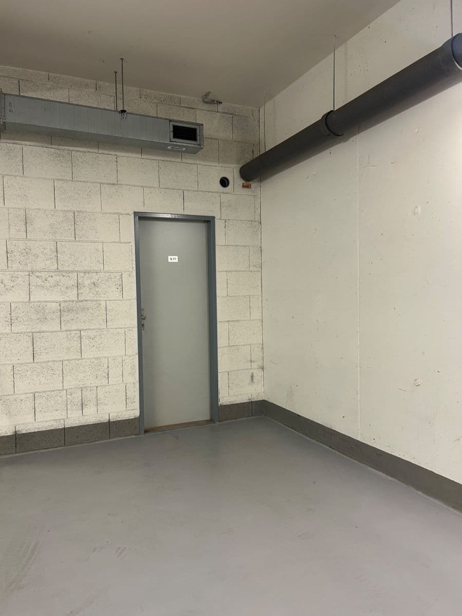 Prodej garáže 17 m², Vojenova, Praha, Praha Prodej garáže 17 m², Vojenova, Praha, Praha