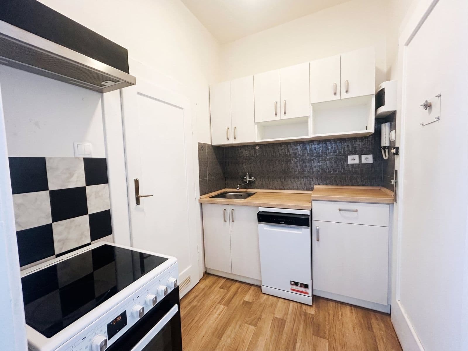 Pronájem bytu 1+kk 29 m², Jana Želivského, Praha, Praha Pronájem bytu 1+kk 29 m², Jana Želivského, Praha, Praha