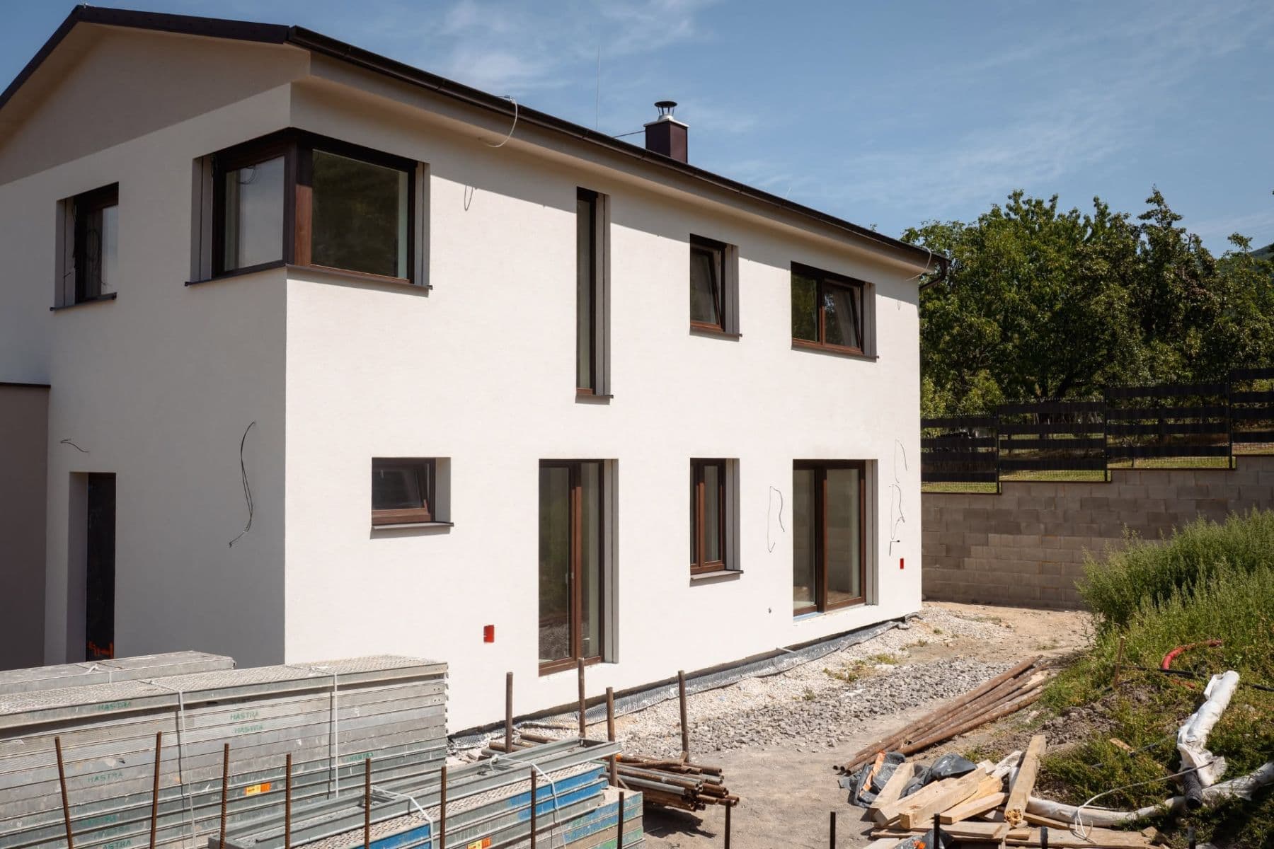 Prodej domu 161 m², pozemek 430 m², Podhradie, Trenčiansky kraj Prodej domu 161 m², pozemek 430 m², Podhradie, Trenčiansky kraj