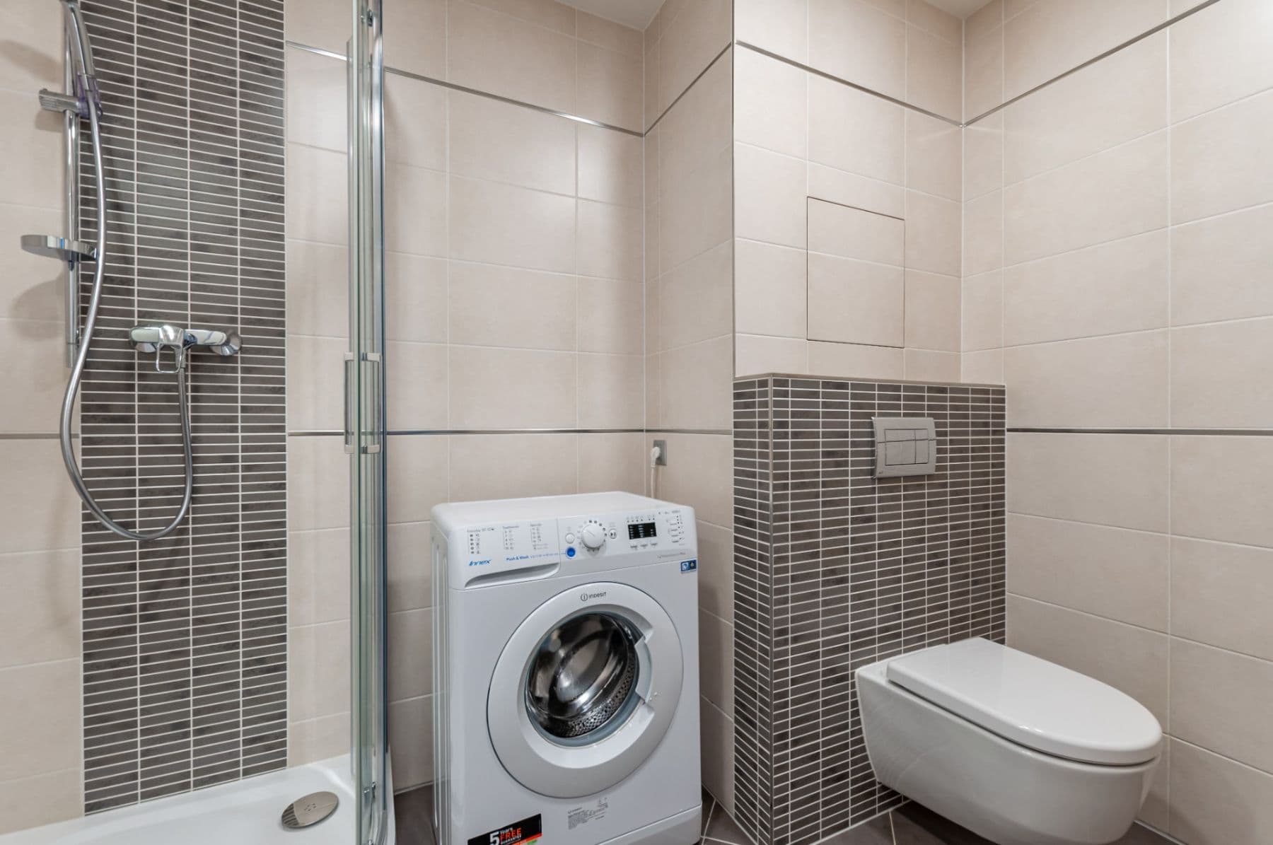 Pronájem bytu 1+kk 28 m², Bassova, Praha, Praha Pronájem bytu 1+kk 28 m², Bassova, Praha, Praha