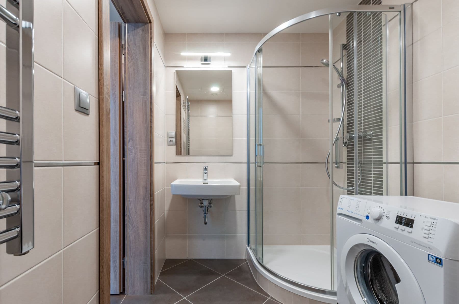 Pronájem bytu 1+kk 28 m², Bassova, Praha, Praha Pronájem bytu 1+kk 28 m², Bassova, Praha, Praha