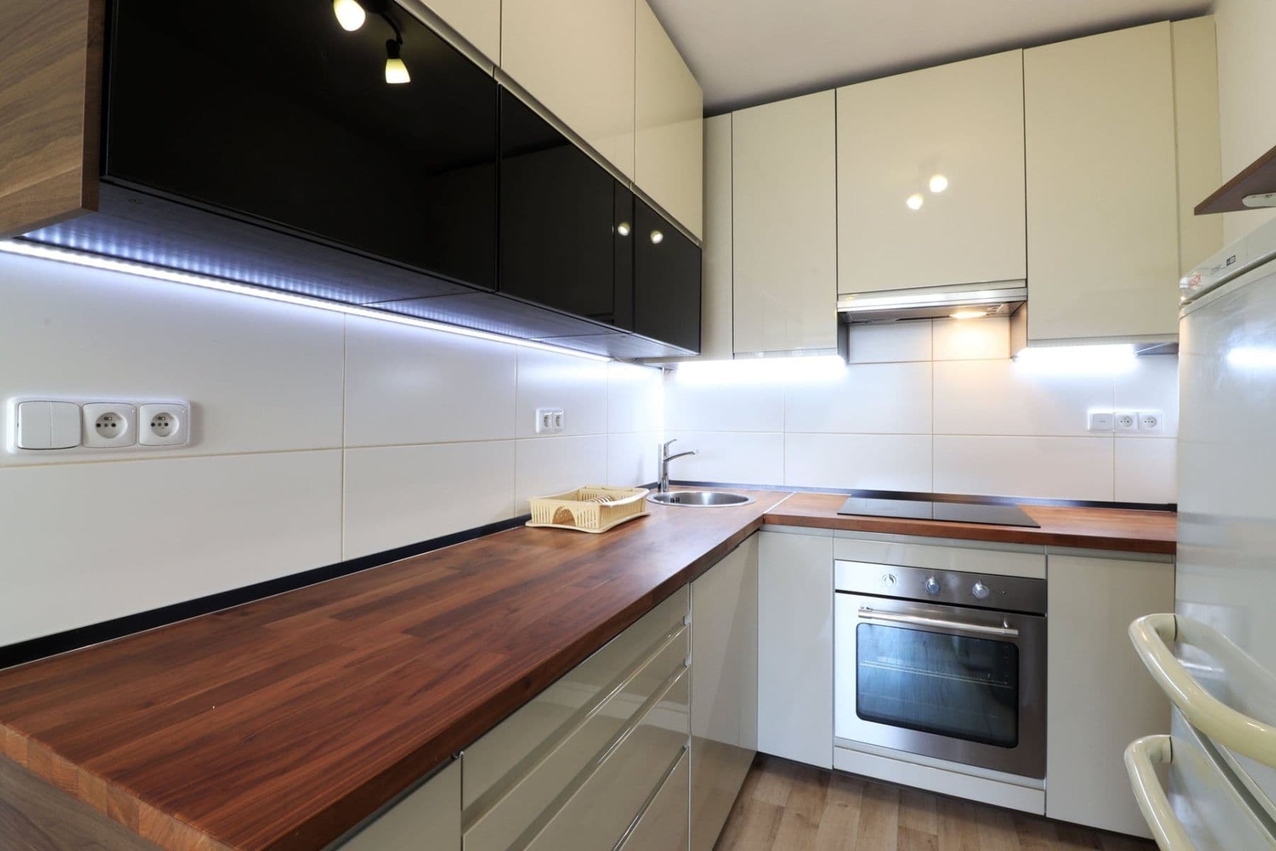 Pronájem bytu 2+kk 45 m², Přecechtělova, Praha, Praha Pronájem bytu 2+kk 45 m², Přecechtělova, Praha, Praha