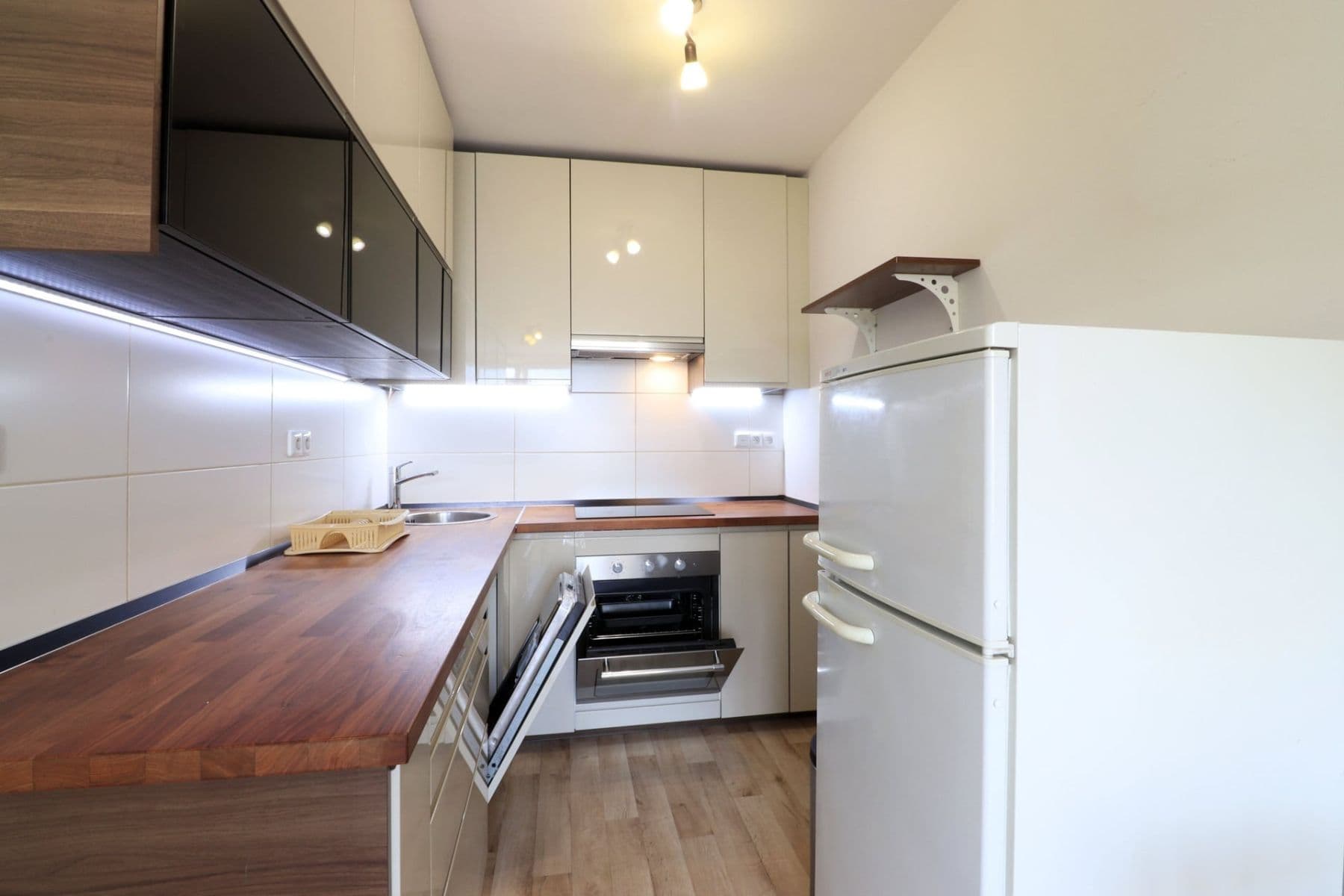 Pronájem bytu 2+kk 45 m², Přecechtělova, Praha, Praha Pronájem bytu 2+kk 45 m², Přecechtělova, Praha, Praha