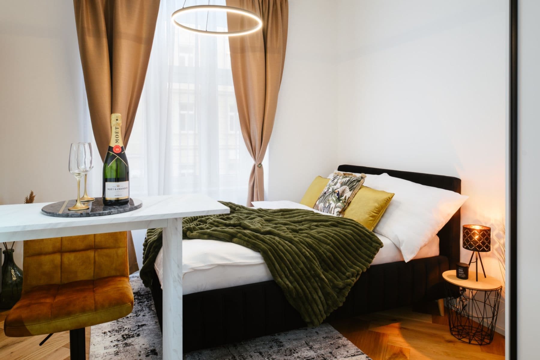Prodej bytu 1+kk 34 m², Orelská, Praha, Praha Prodej bytu 1+kk 34 m², Orelská, Praha, Praha