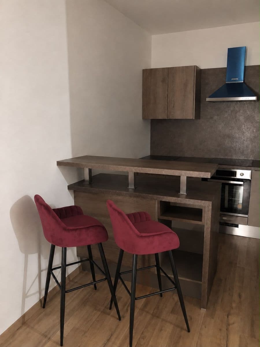 Pronájem bytu 2+1 97 m², Svätovavrinecká, Nové Mesto, Bratislavský kraj Pronájem bytu 2+1 97 m², Svätovavrinecká, Nové Mesto, Bratislavský kraj