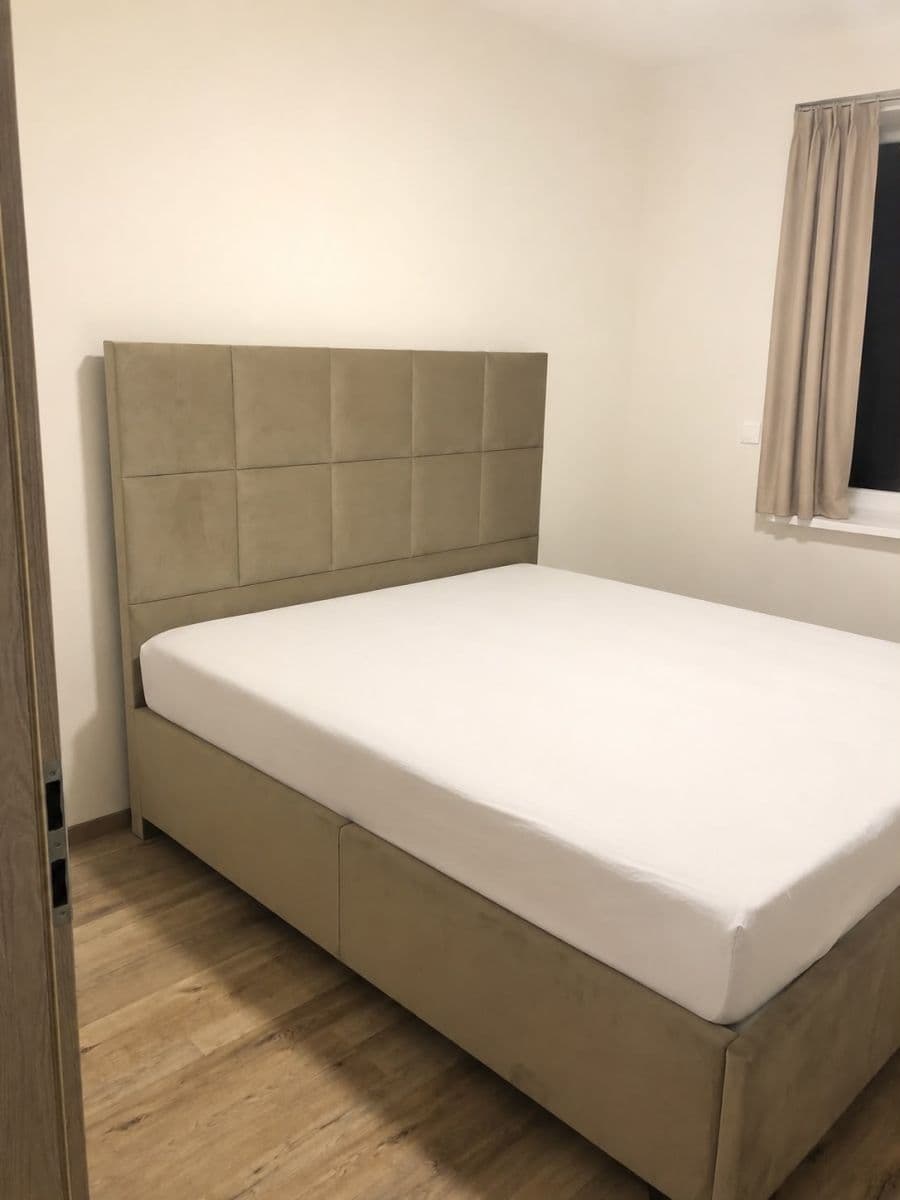 Pronájem bytu 2+1 97 m², Svätovavrinecká, Nové Mesto, Bratislavský kraj Pronájem bytu 2+1 97 m², Svätovavrinecká, Nové Mesto, Bratislavský kraj