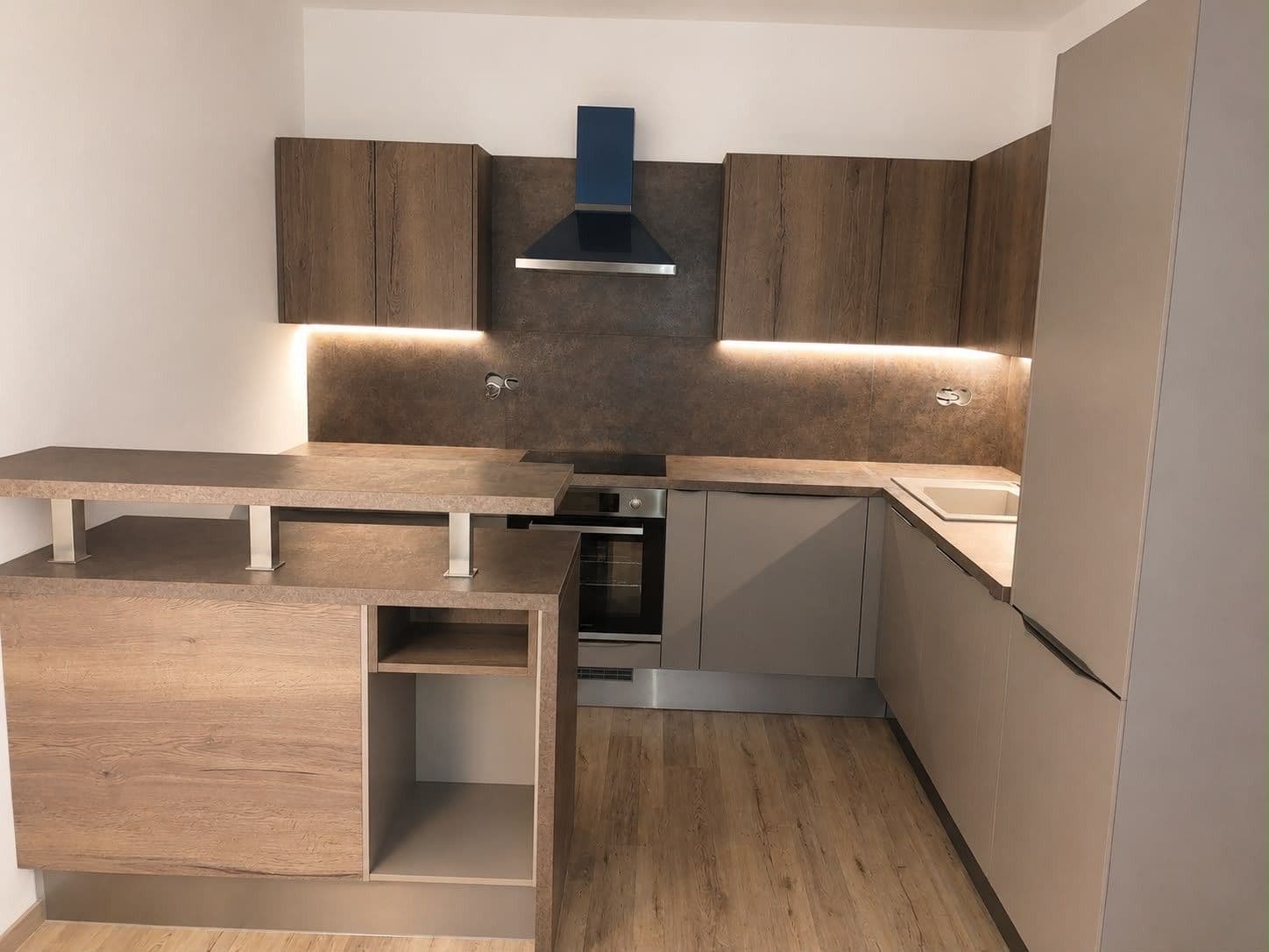 Pronájem bytu 2+1 97 m², Svätovavrinecká, Nové Mesto, Bratislavský kraj Pronájem bytu 2+1 97 m², Svätovavrinecká, Nové Mesto, Bratislavský kraj