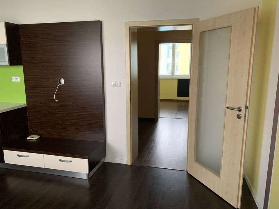 Pronájem bytu 2+kk 50 m², Gen. Peřiny, Hustopeče, Jihomoravský kraj Pronájem bytu 2+kk 50 m², Gen. Peřiny, Hustopeče, Jihomoravský kraj